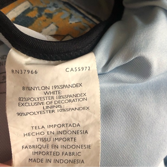 Nike One Piece Color Block Logo Swimsuit - Picture 9 of 9